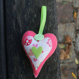 Coração em feltro - Feito à mão - Atelier do Sabão