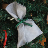 Embrulho de Natal em Tecido - Atelier do Sabão