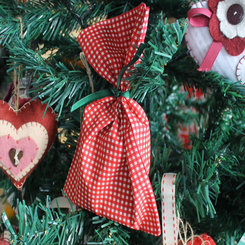 Saquinho em tecido - Especial de Natal - Atelier do Sabão